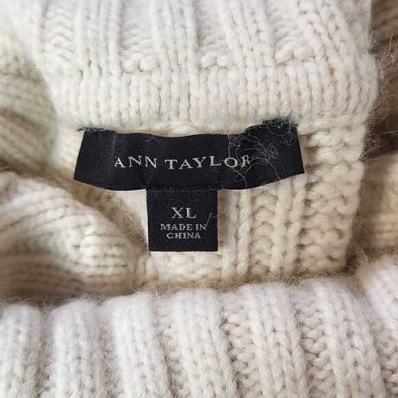 Plus Size Ann Taylor White Merino Wool Blend / Alpaca Turtle Neck Sweater - Picture 4 of 12